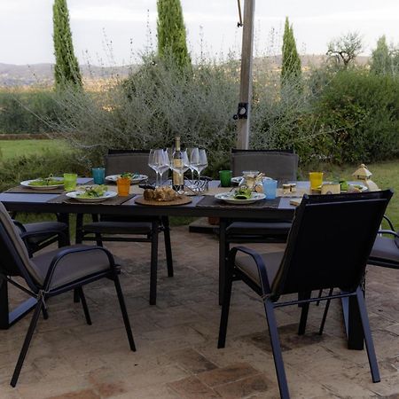 Relax Palazzo Monaci Apartment อัสเชียโน ภายนอก รูปภาพ