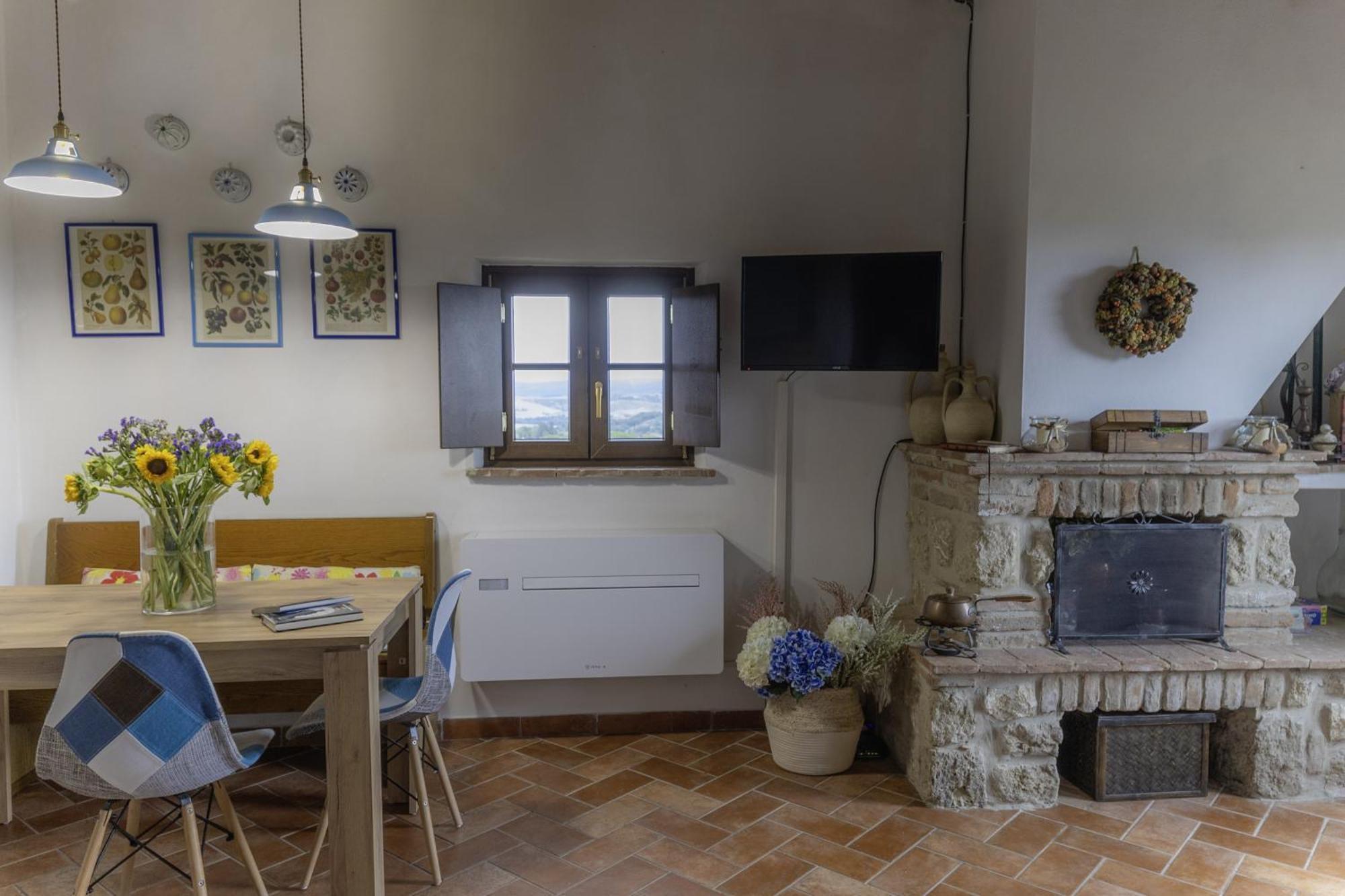Relax Palazzo Monaci Apartment อัสเชียโน ภายนอก รูปภาพ